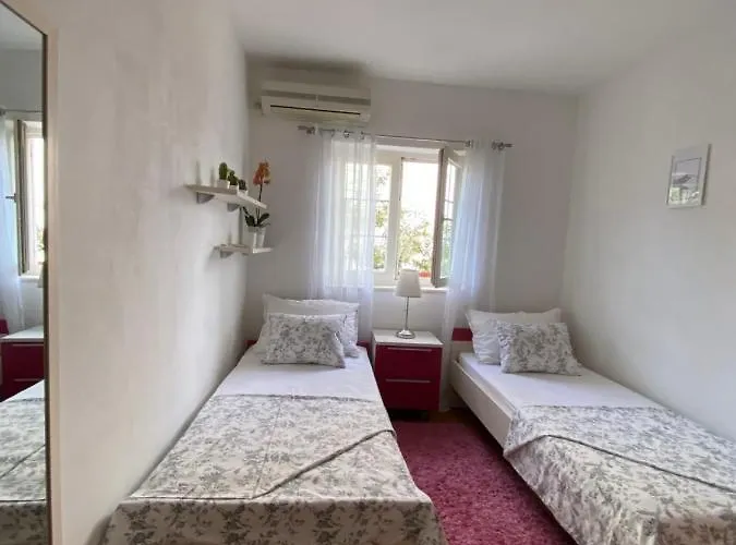 דירה Beneta With Garage *